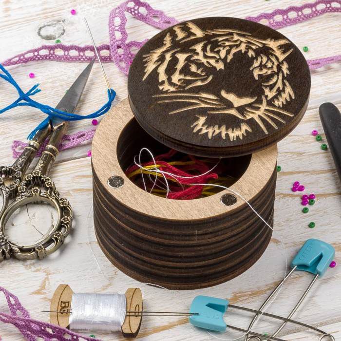 Шкатулка для рукоделия ВОЛШЕБНАЯ СТРАНА, FLZB(N)-038, 7,7х4,5см (мусорничка)